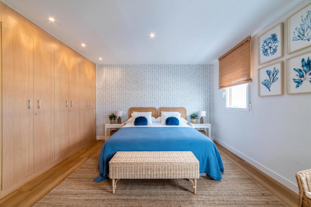 Apartment Atico Cholas By The *